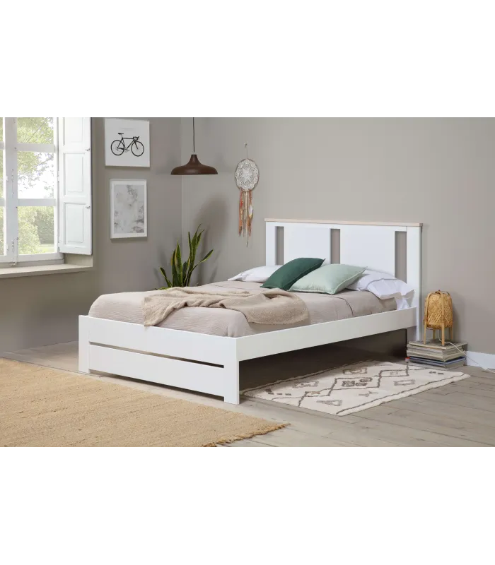 Cama Elara blanca para matrimonios, diseño elegante.