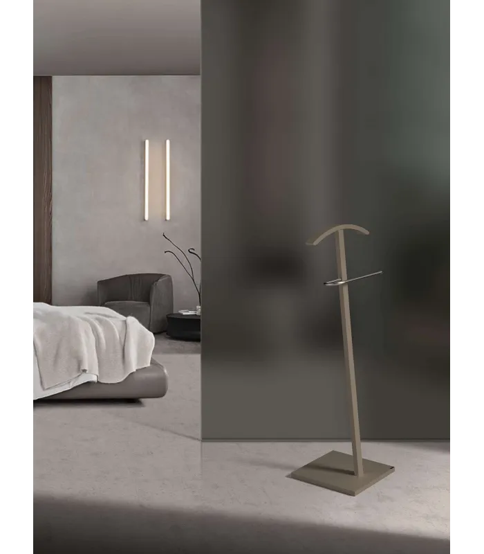 Galán elegante en madera de haya lacada moka