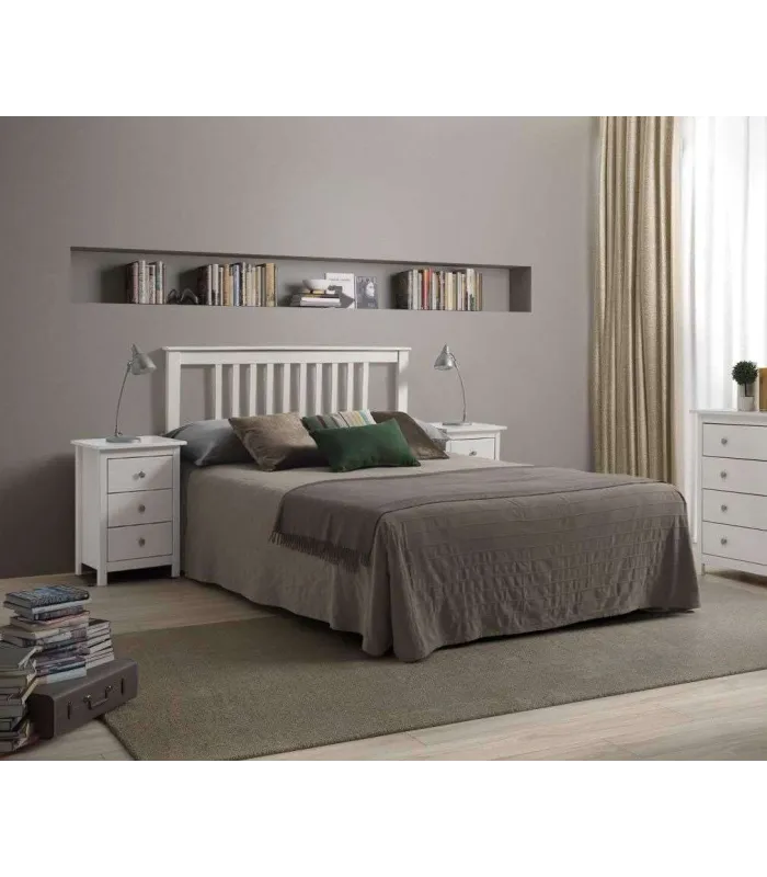 Mesita de madera maciza con tres cajones en blanco