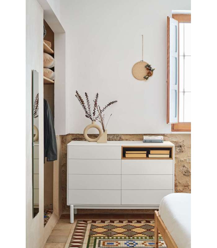 Cómoda para dormitorio modelo Corvo 1 hueco 7 cajones acabado