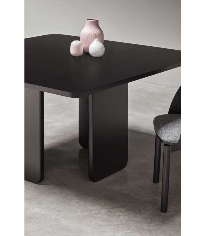 Mesa cuadrada para cocina o comedor modelo Arq acabado negro