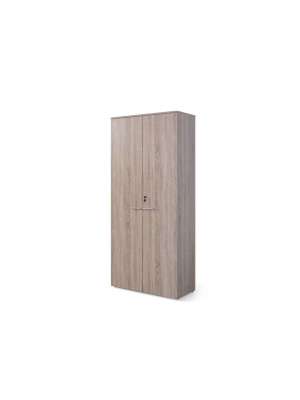 Guarda-roupa alto com portas de acabamento claras