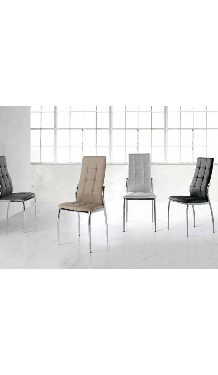 Pack de 4 sillas modelo Petra en polipiel blanca