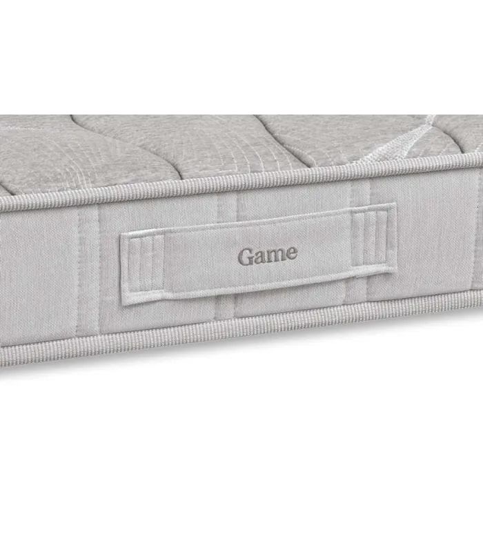 Tapis de jeu en différentes tailles avec une épaisseur de 15 cm.