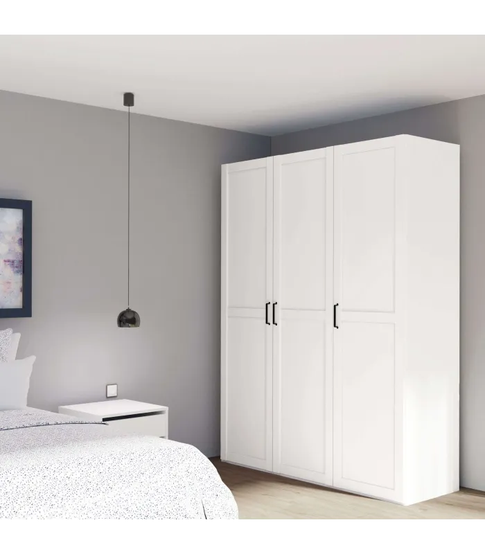 Armario ropero Coimbra con puertas abatibles.