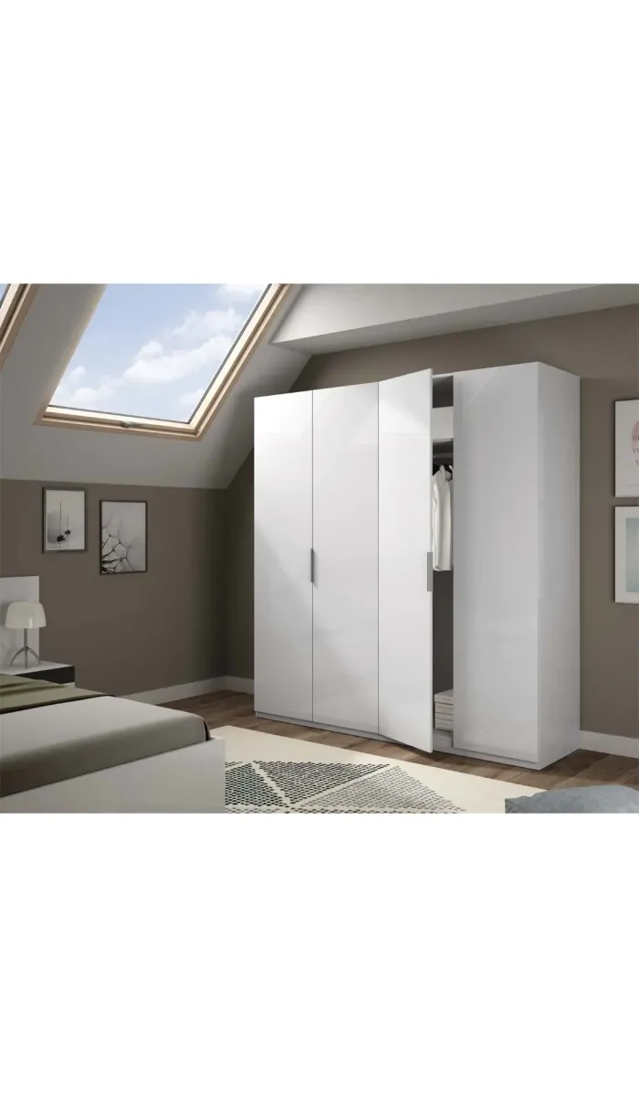 Guarda-roupa funcional com grande espaço de armazenamento