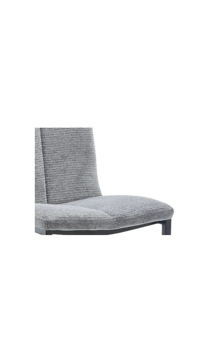 Lot de 4 chaises RONDA en beige ou gris. 91 cm (hauteur) 40 cm (largeur) 60 cm (profondeur)